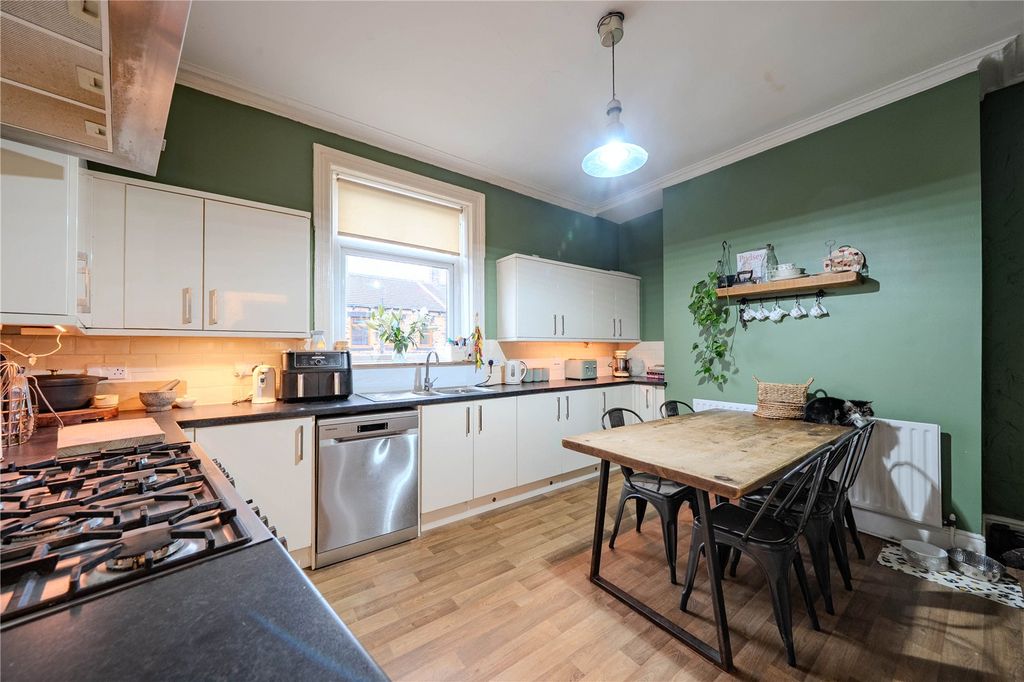 Property photo 3 of 22 Picture No. 16