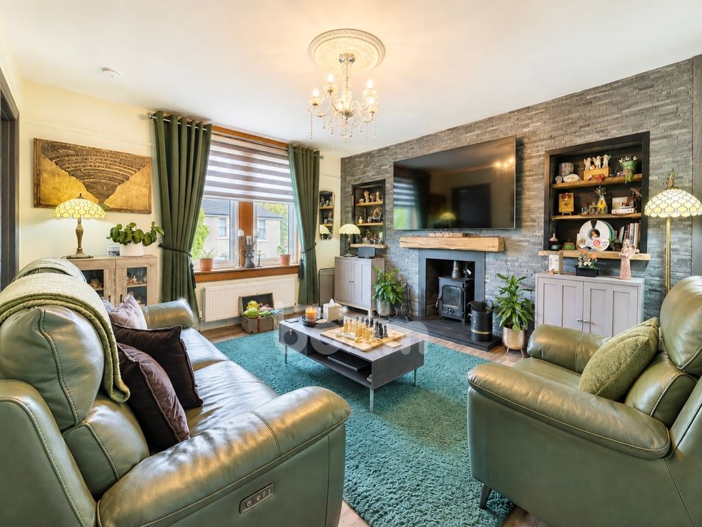 Property photo 3 of 25 North Drive Linwood Lounge Pic