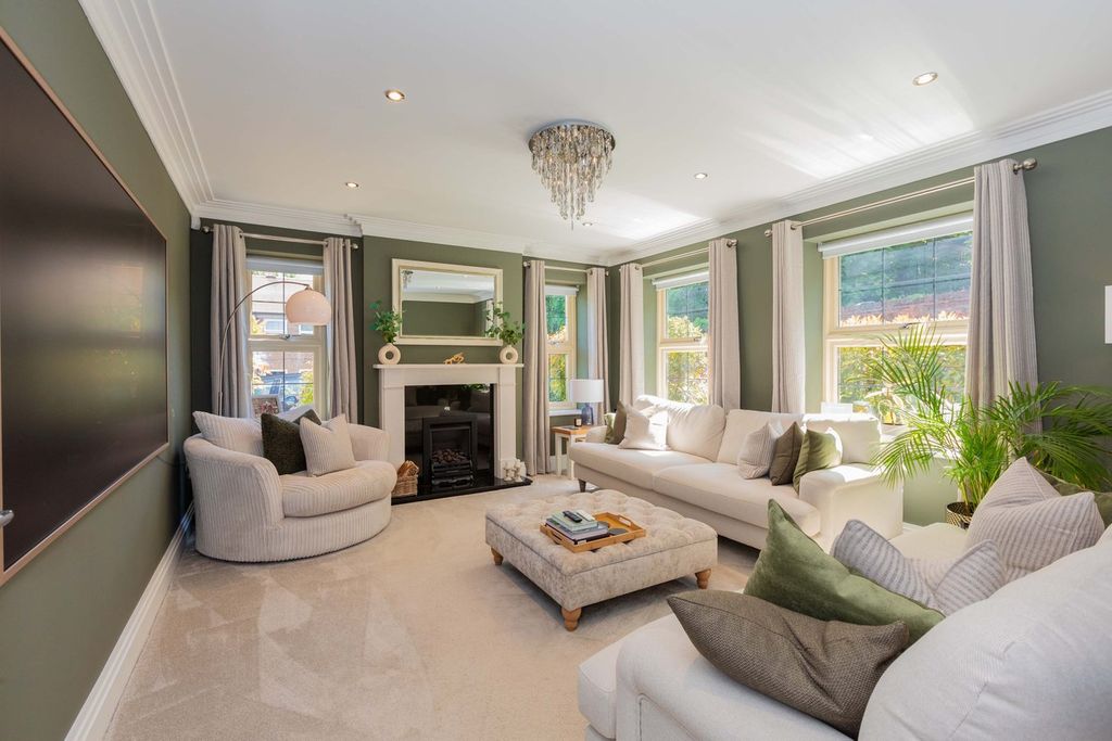 Property photo 2 of 20