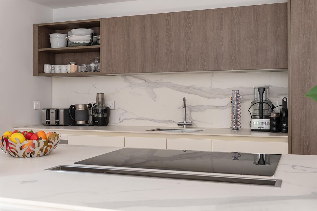 Property photo 2 of 12 Image