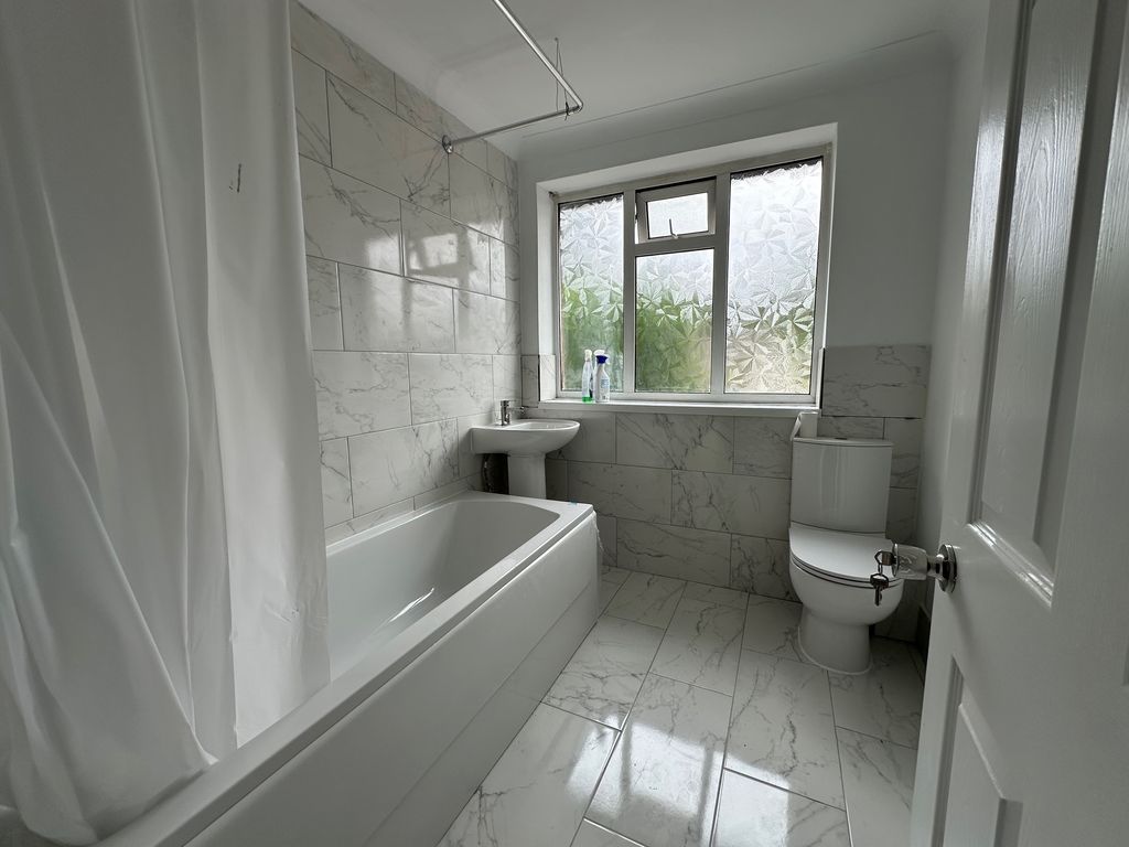 Additional image 12 of 4 bed detached house to rentKing Edwards Road, Ascot SL5