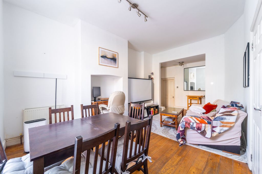 Property photo 2 of 8 Mba07821