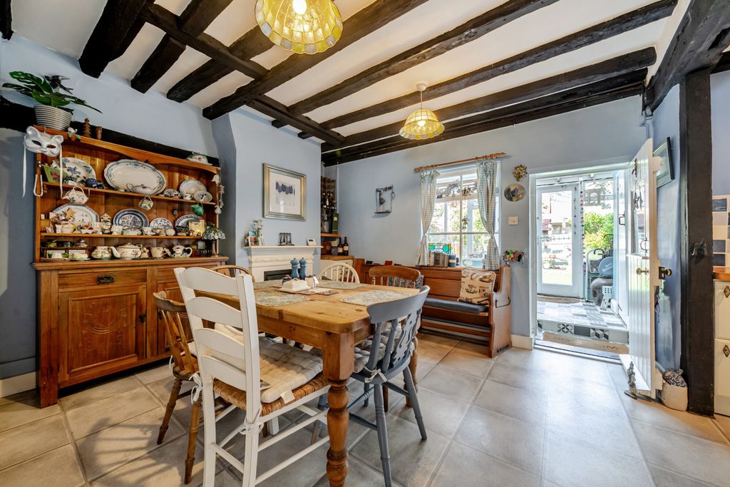 Property photo 3 of 23 1495868-15-6A69F9...