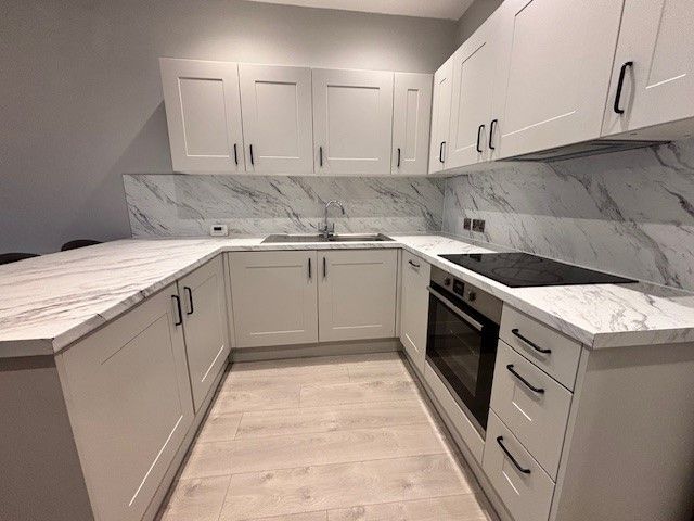 Property photo 1 of 11 Kitchen