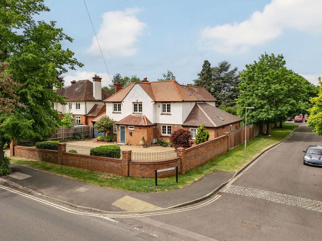 Property photo 2 of 33
