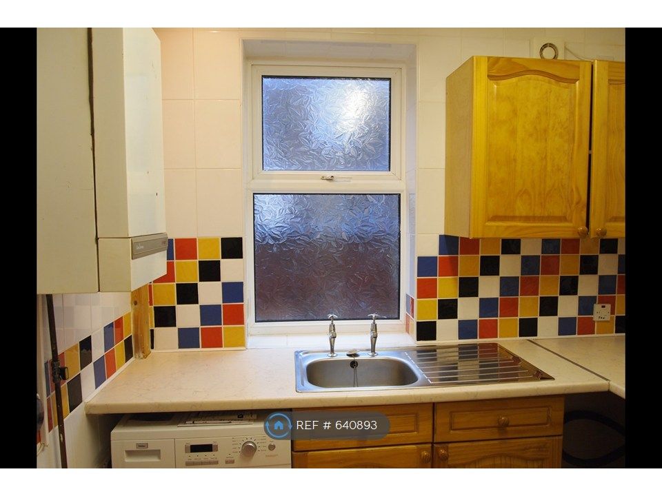 Property photo 2 of 4 Kitchen