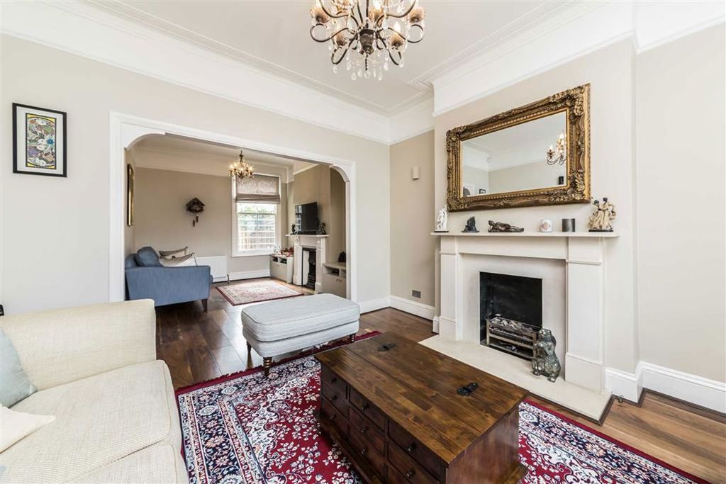 Property photo 2 of 10