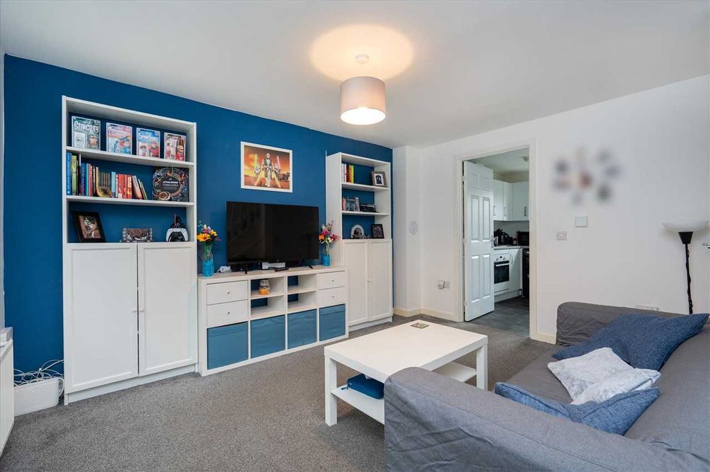 Property photo 2 of 18