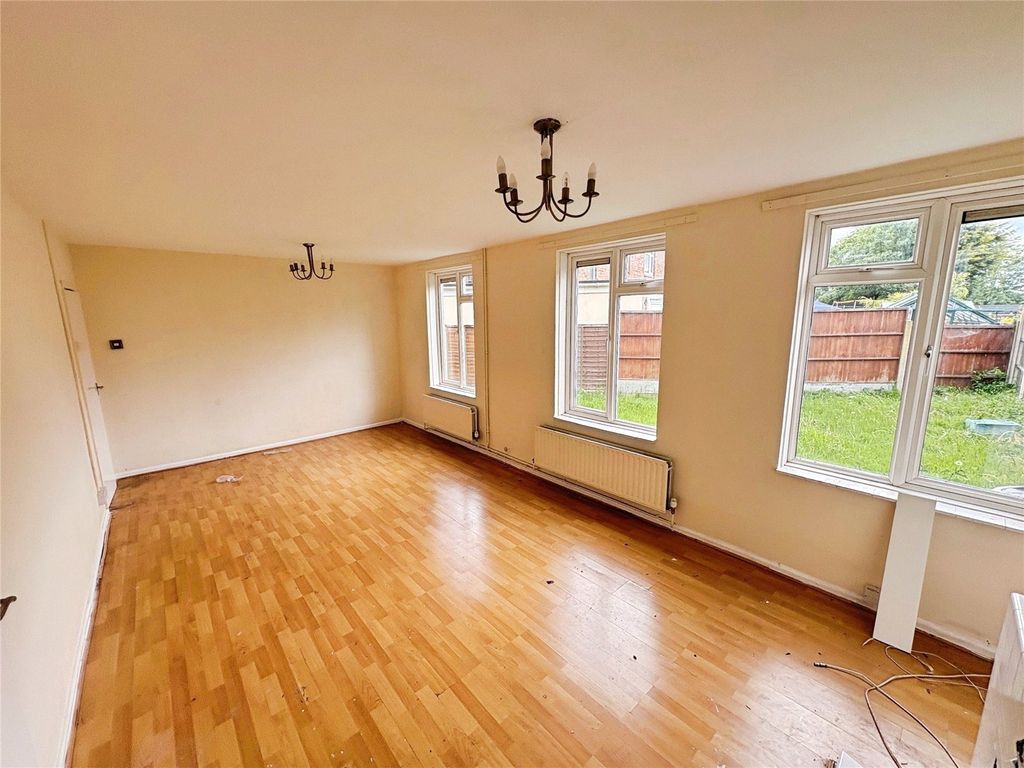 Property photo 2 of 11 Living Room