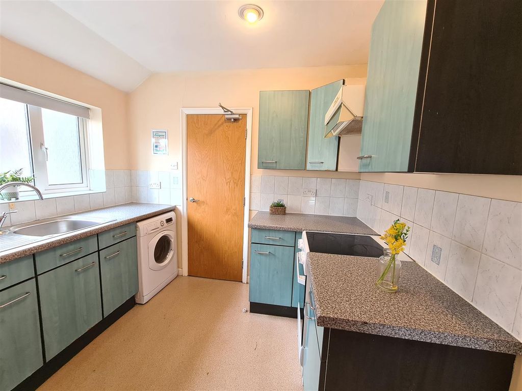 Property photo 1 of 13 Kitchen