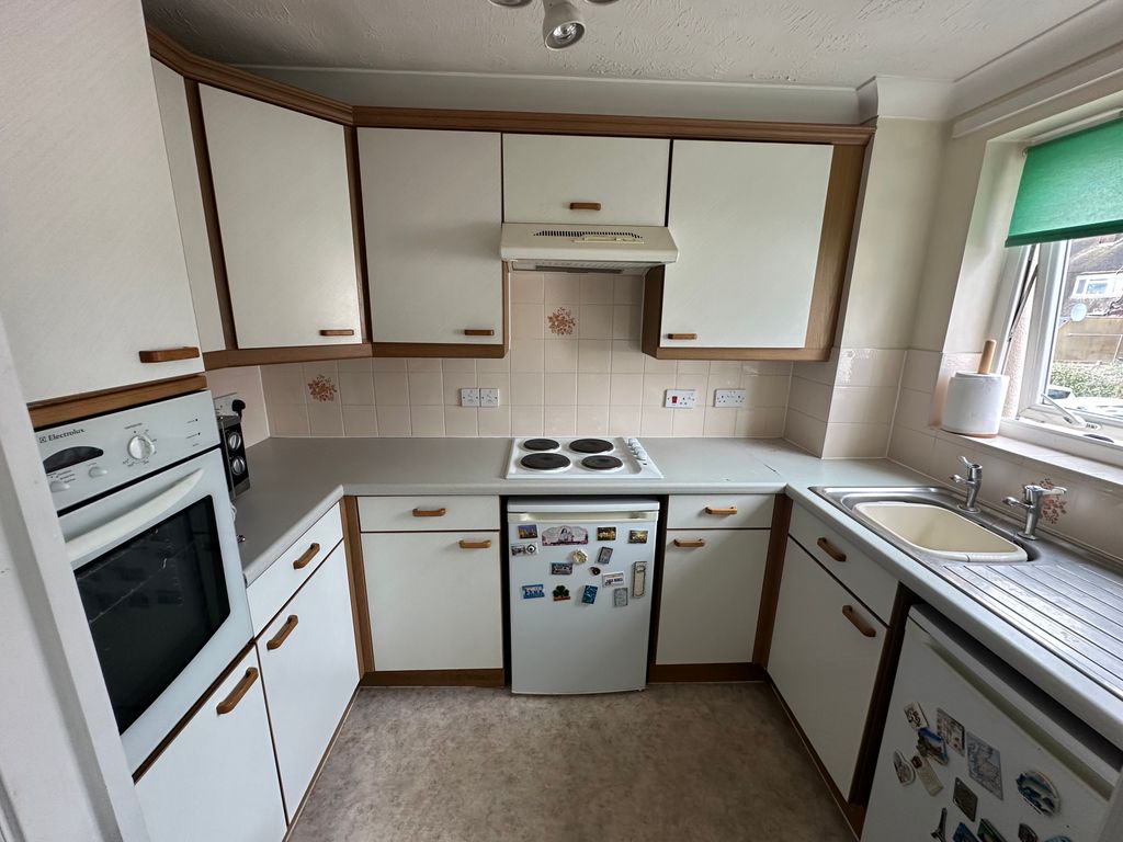 Property photo 2 of 19 Kitchen 