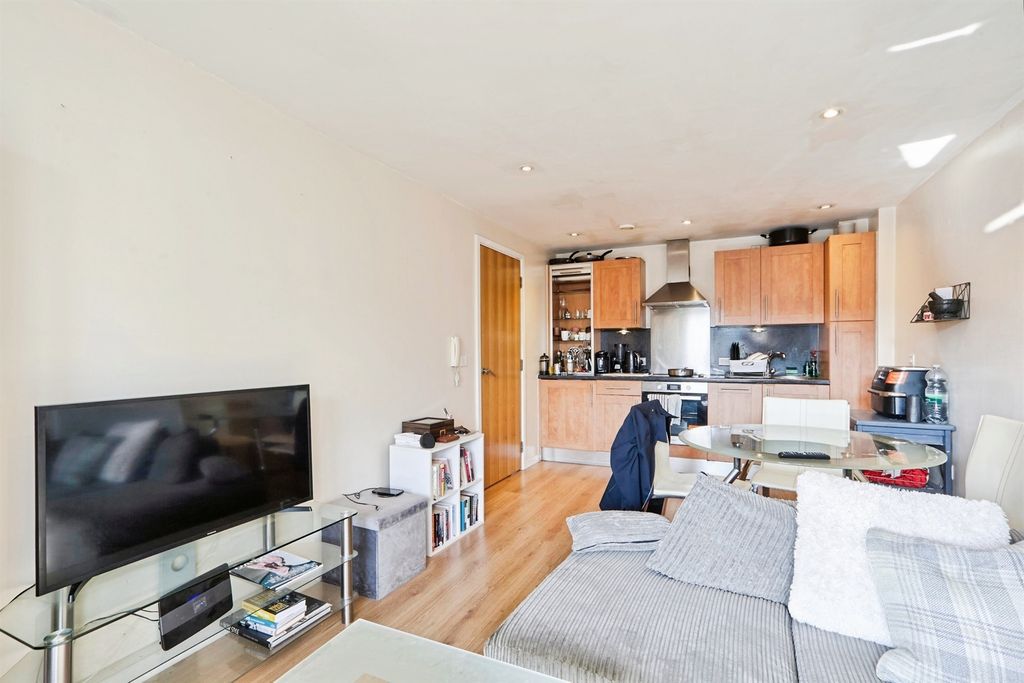 Property photo 3 of 16