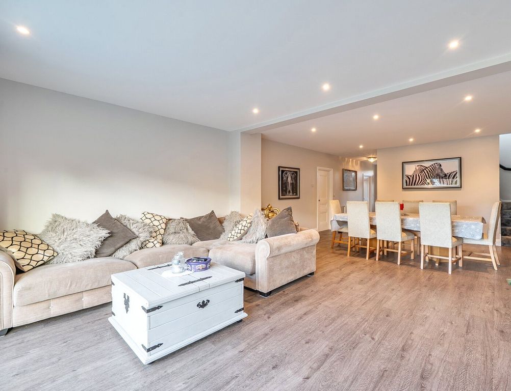 Property photo 2 of 23 Picture No. 28