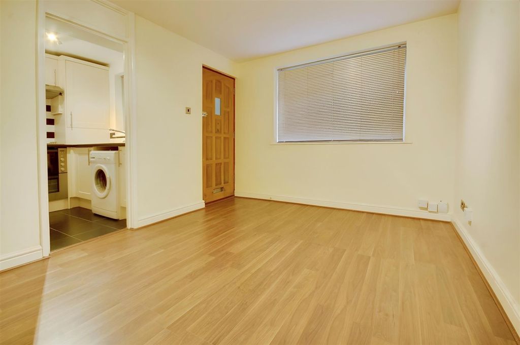 Property photo 2 of 6 21033F42-Vgwvcjod_H4V-Ikbtrcvgm8Bufc.Jpg