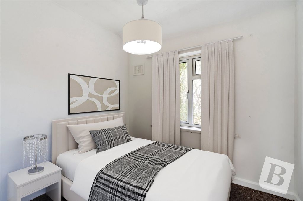 Property photo 3 of 20 Bedroom