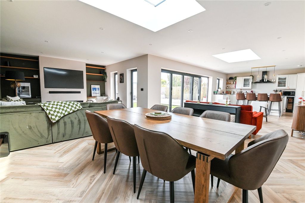 Property photo 2 of 22 Picture No. 02