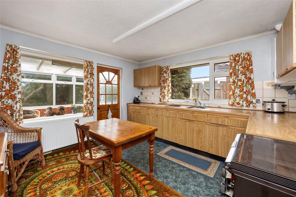 Property photo 2 of 17 Picture No. 12