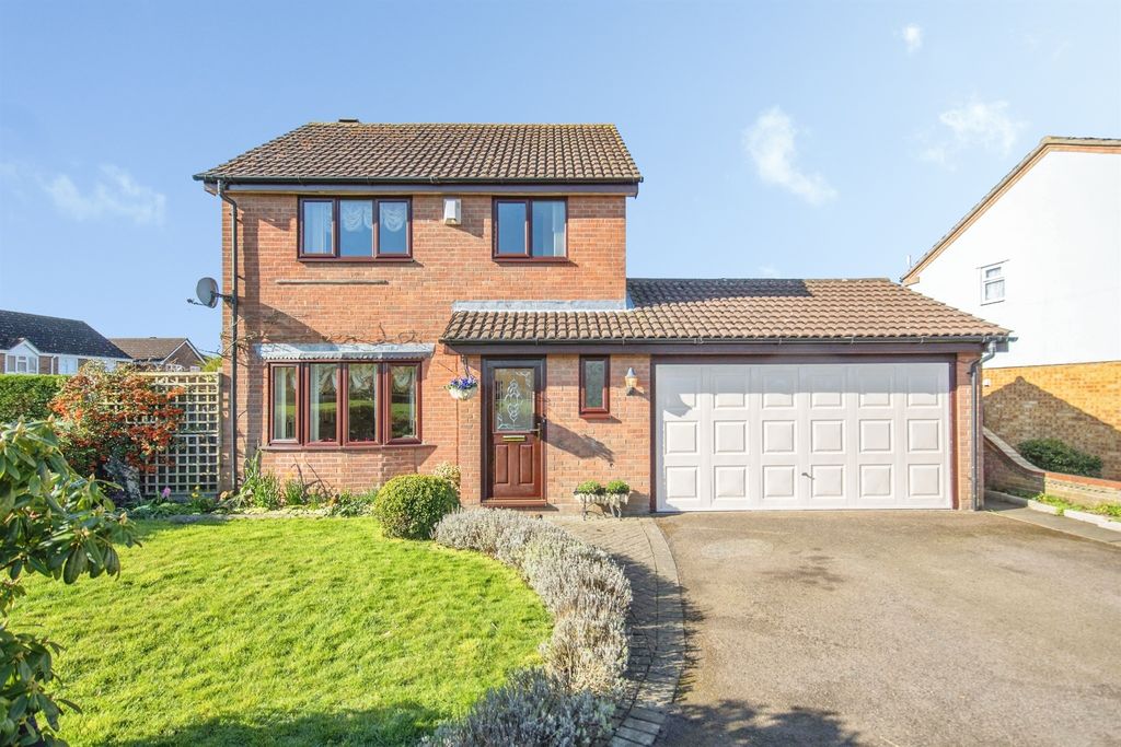 Property photo 1 of 18