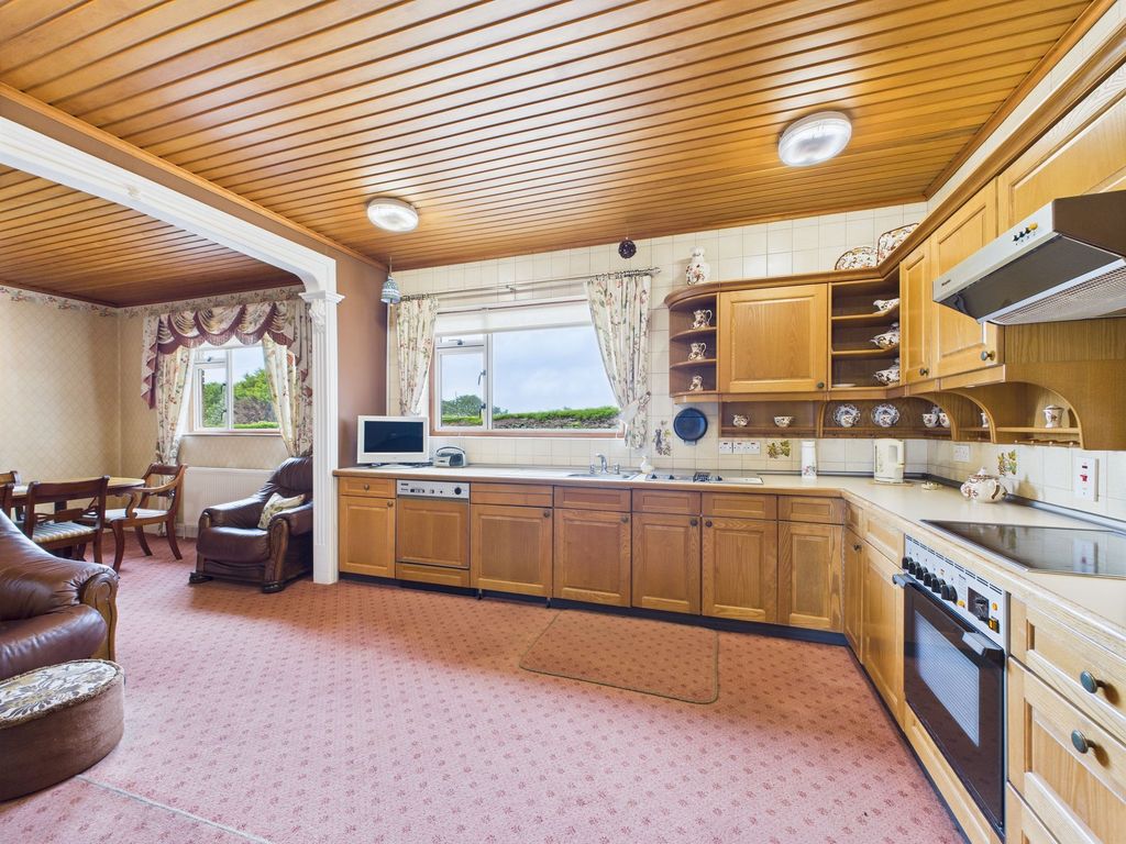 Property photo 2 of 40
