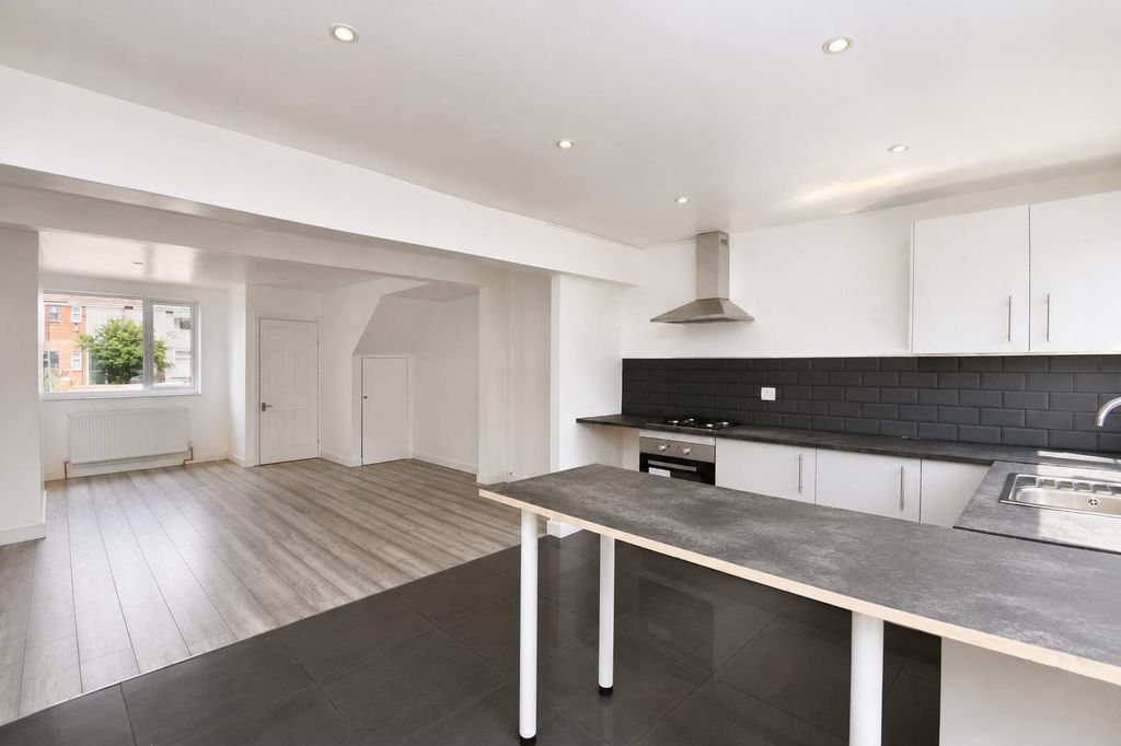Property photo 3 of 16 Open Plan Lounge / Dining Room / Kitchen