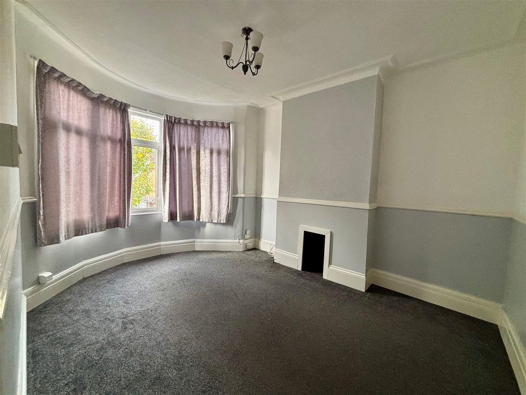 Property photo 3 of 7 Living Room.Jpg