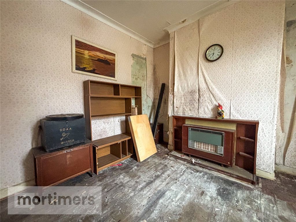 Property photo 3 of 14 Living Room