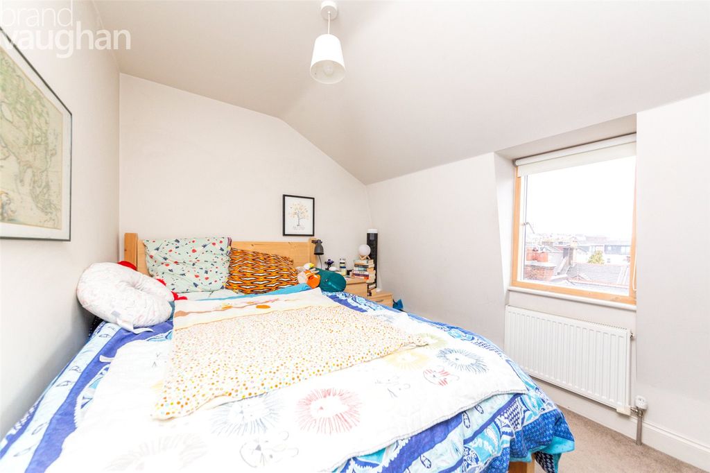 Property photo 3 of 7 Bedroom