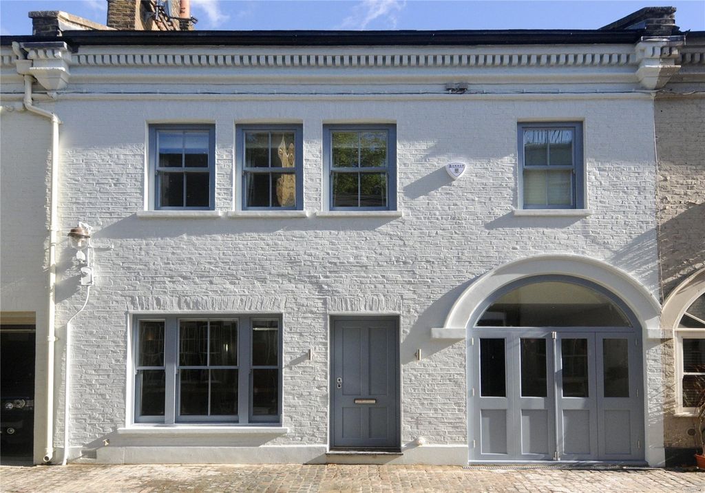 Property photo 1 of 11 Exterior