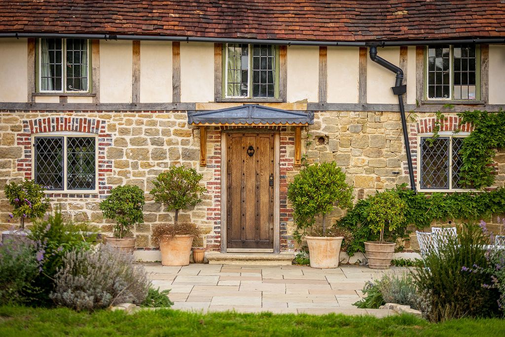 Property photo 2 of 46 House. Partnership