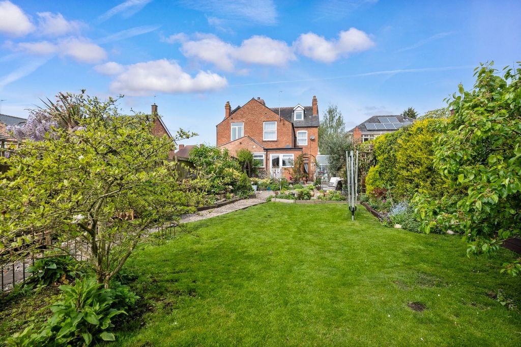 Property photo 2 of 42