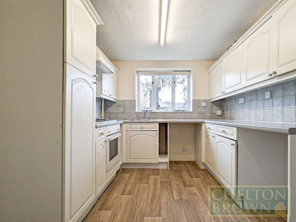 Property photo 2 of 20 Kitchen