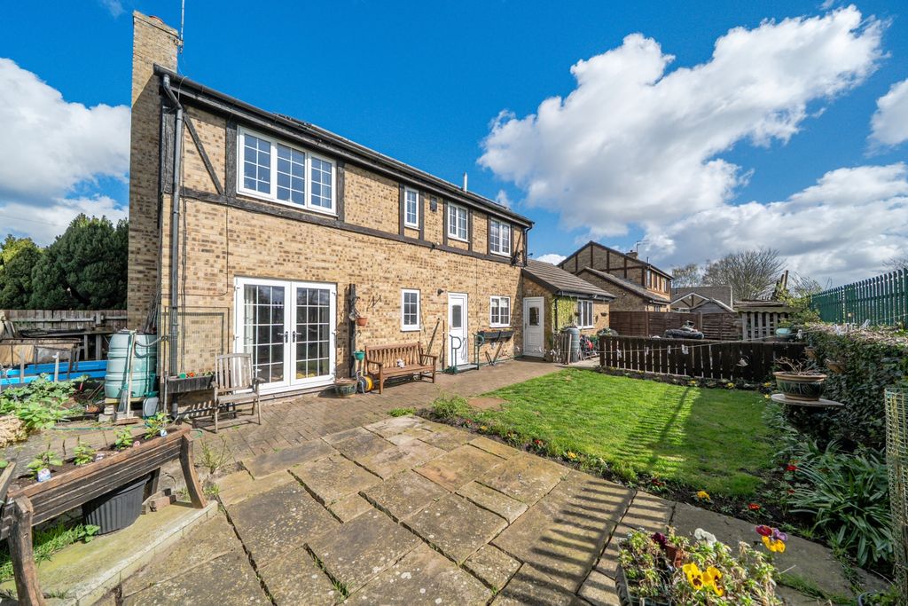 Property photo 3 of 16 Back Garden - Full Length