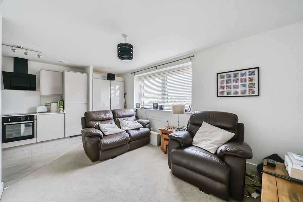 Property photo 3 of 13