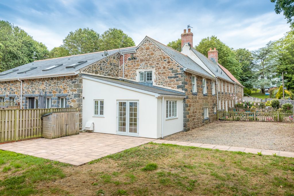 Property photo 1 of 20