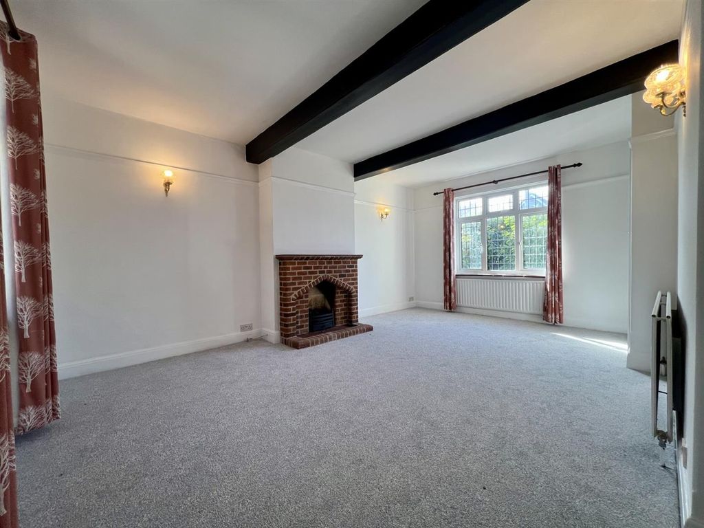 Property photo 2 of 21 Lounge2.Jpg