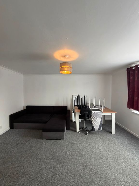Property photo 2 of 32