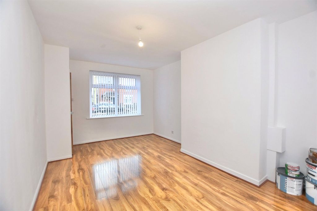 Property photo 2 of 14 Living Room