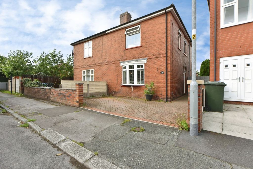 Property photo 1 of 17