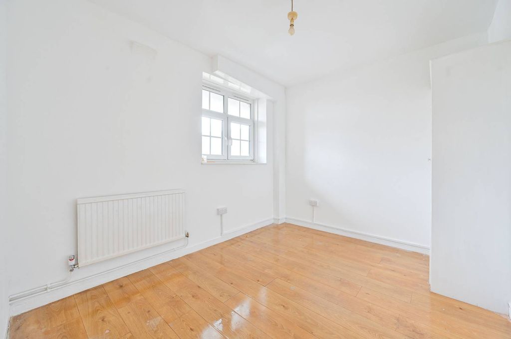 Property photo 1 of 4