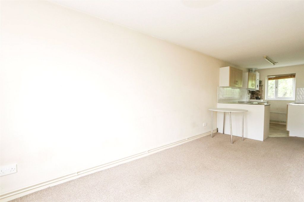 Property photo 3 of 10 Picture No. 12