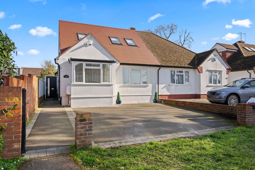 Property photo 1 of 32