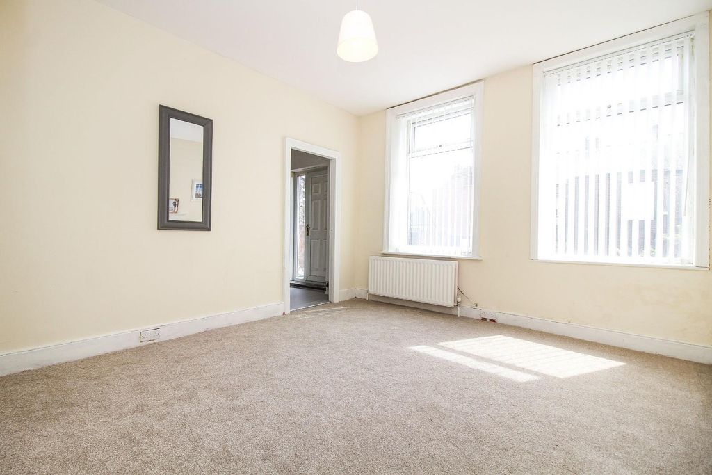 Property photo 3 of 7 3