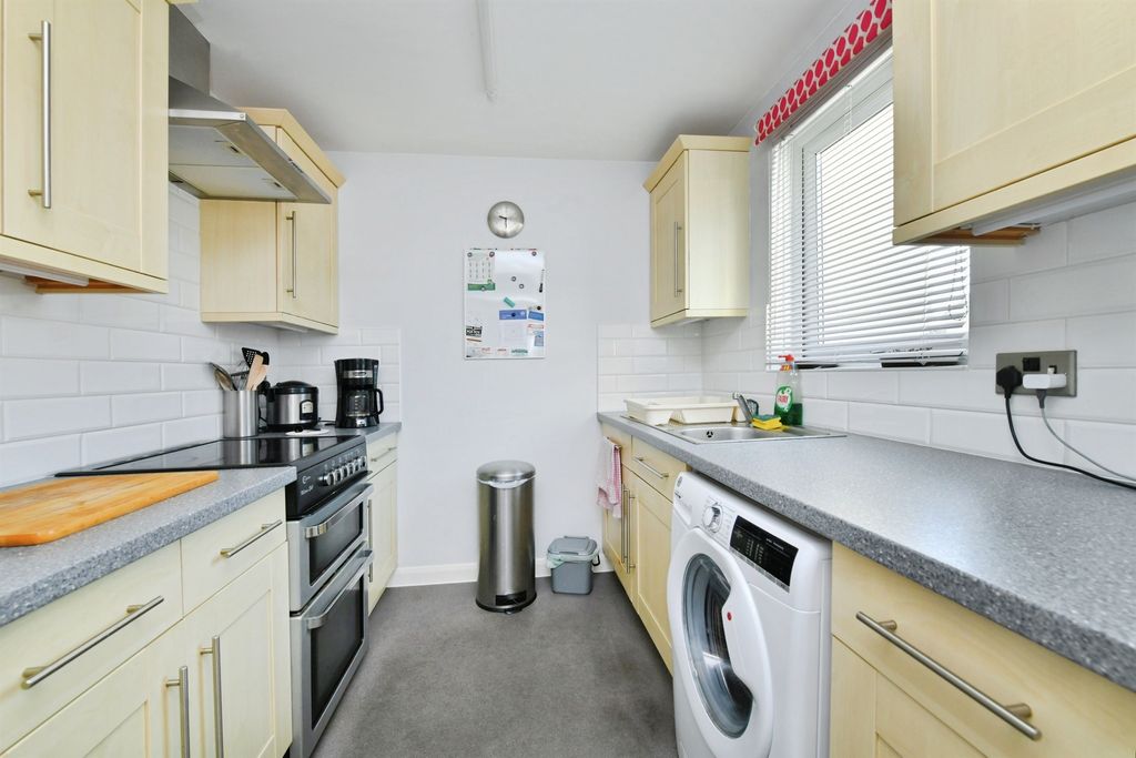 Property photo 3 of 18