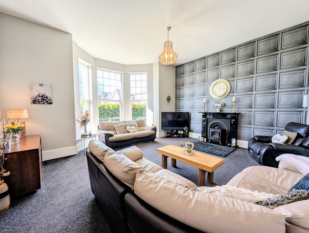 Property photo 3 of 39