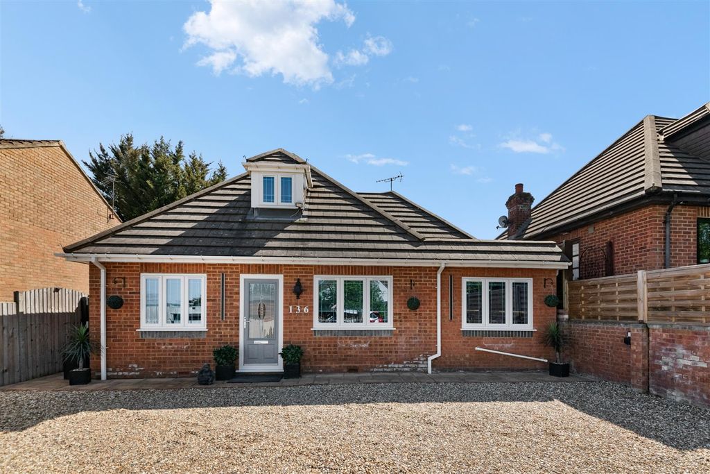 Additional image 19 of 4 bed detached bungalow for salePole Hill Road, Hayes UB4