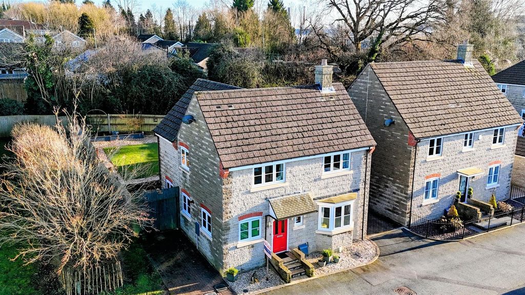 Property photo 1 of 23