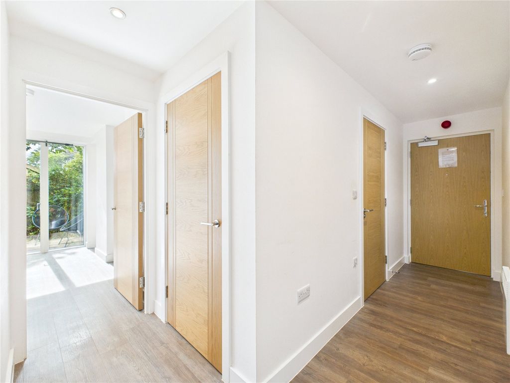 Property photo 3 of 17 Picture No. 06