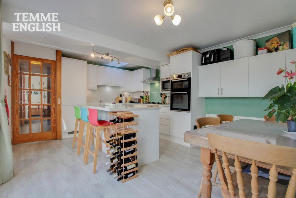 Property photo 2 of 24