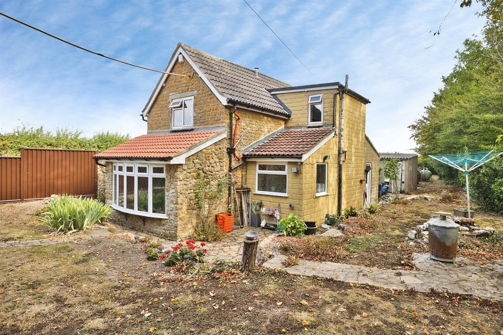 Property photo 1 of 18