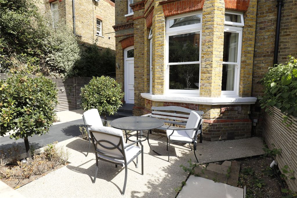 Property photo 3 of 27 Picture No. 12